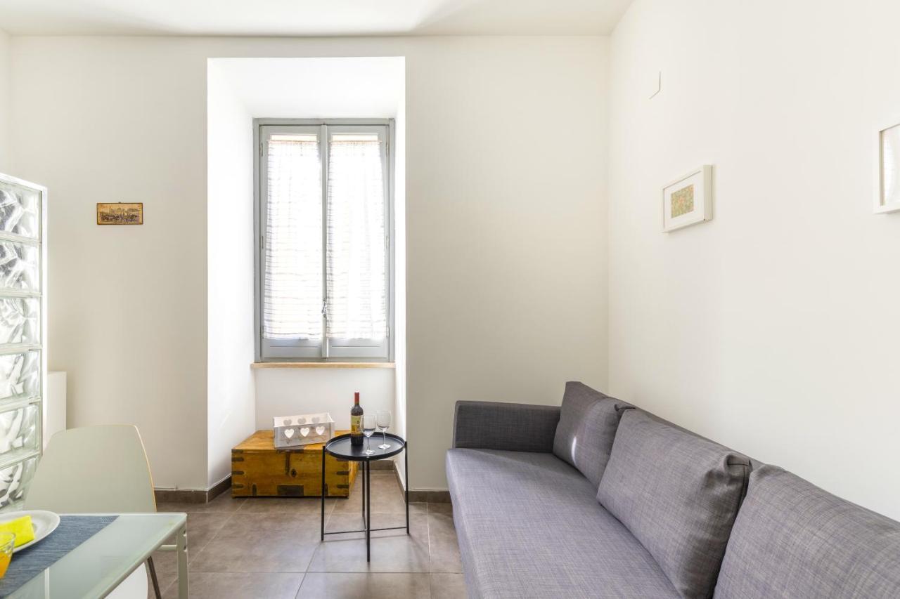 Hostly - Nicole Apartment Volturno- Full Rome Center Екстериор снимка