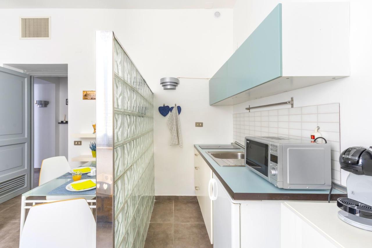 Hostly - Nicole Apartment Volturno- Full Rome Center Екстериор снимка
