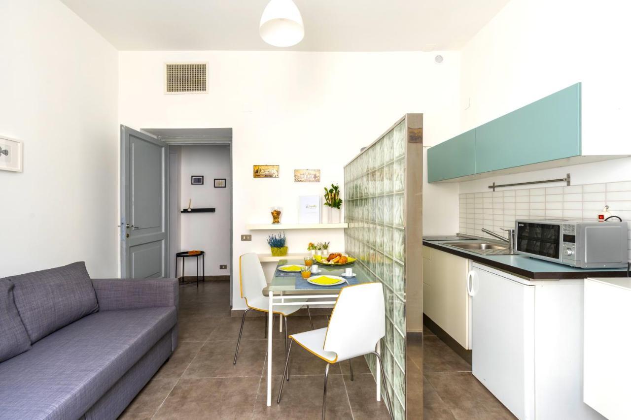 Hostly - Nicole Apartment Volturno- Full Rome Center Екстериор снимка