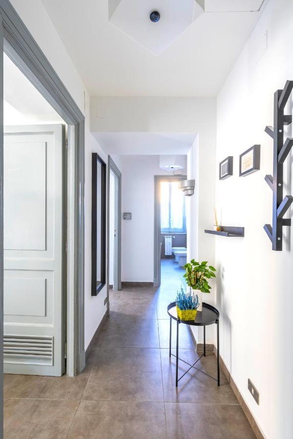 Hostly - Nicole Apartment Volturno- Full Rome Center Екстериор снимка