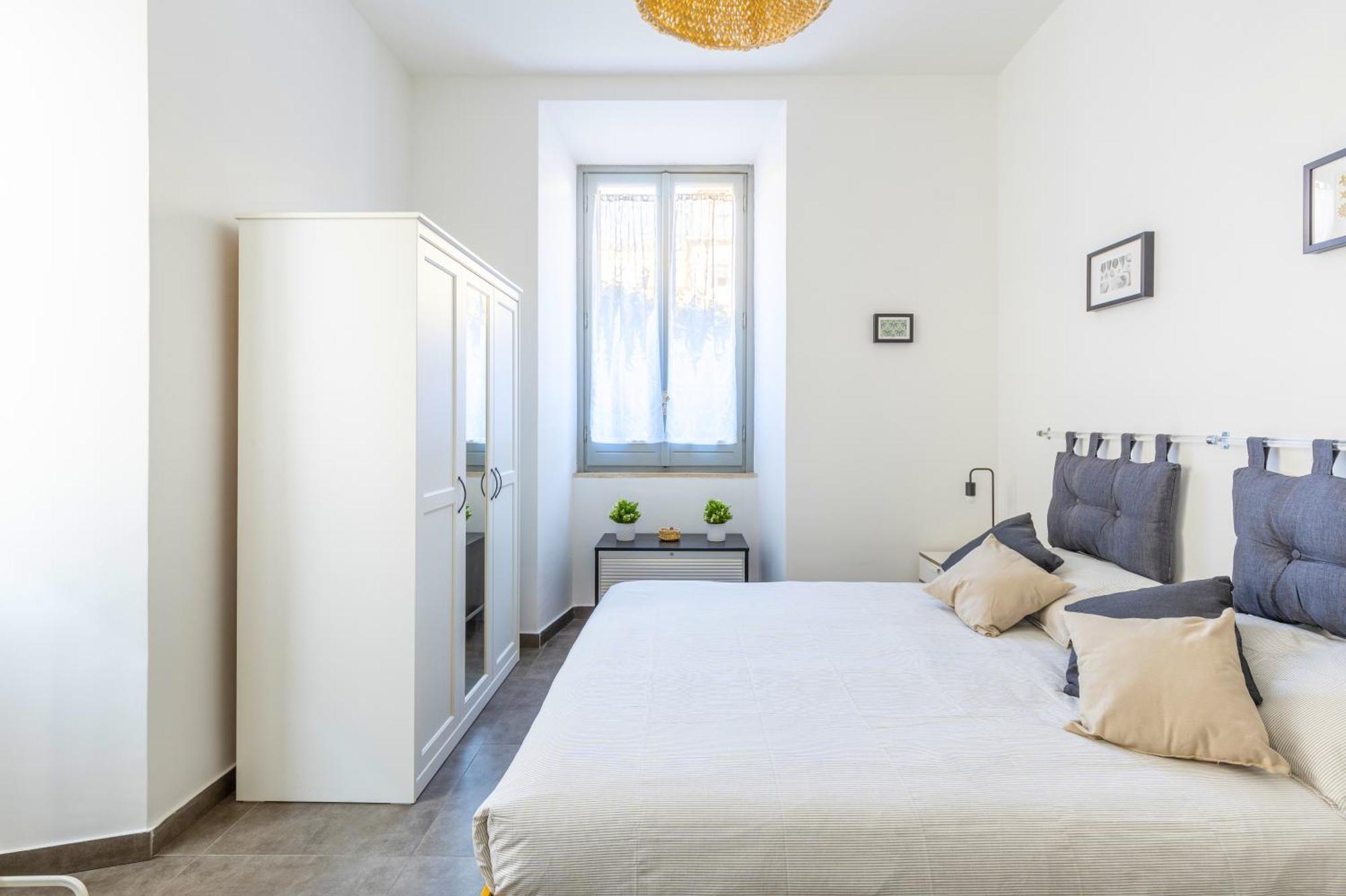 Hostly - Nicole Apartment Volturno- Full Rome Center Екстериор снимка