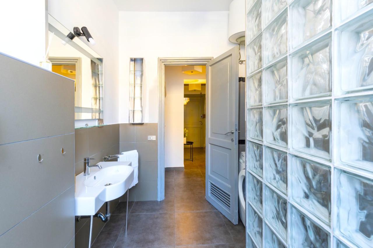 Hostly - Nicole Apartment Volturno- Full Rome Center Екстериор снимка