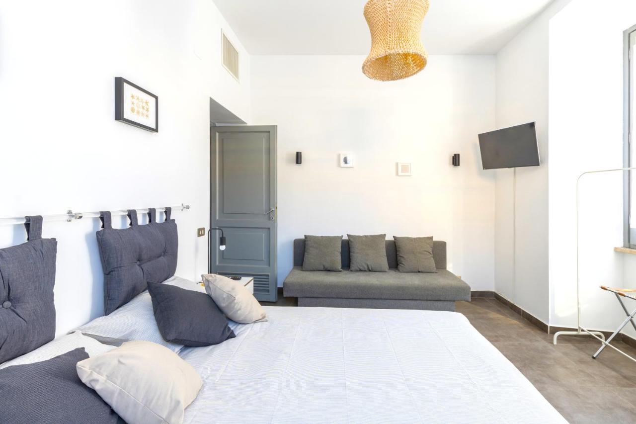 Hostly - Nicole Apartment Volturno- Full Rome Center Екстериор снимка
