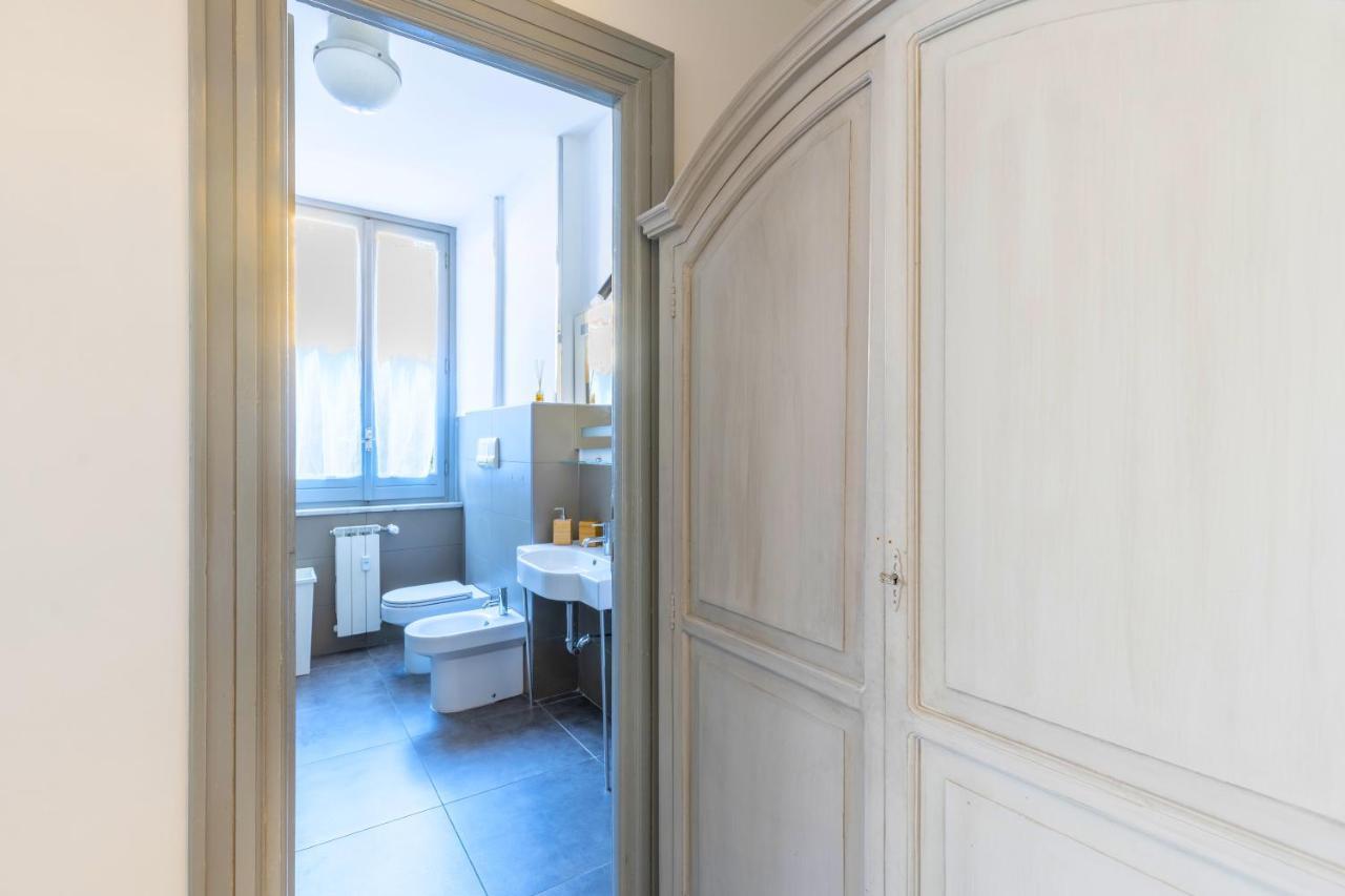 Hostly - Nicole Apartment Volturno- Full Rome Center Екстериор снимка